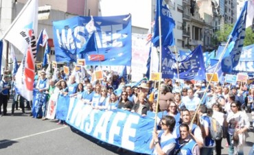 Los docentes votaron por un paro de 48 horas y el lunes no empiezan las clases